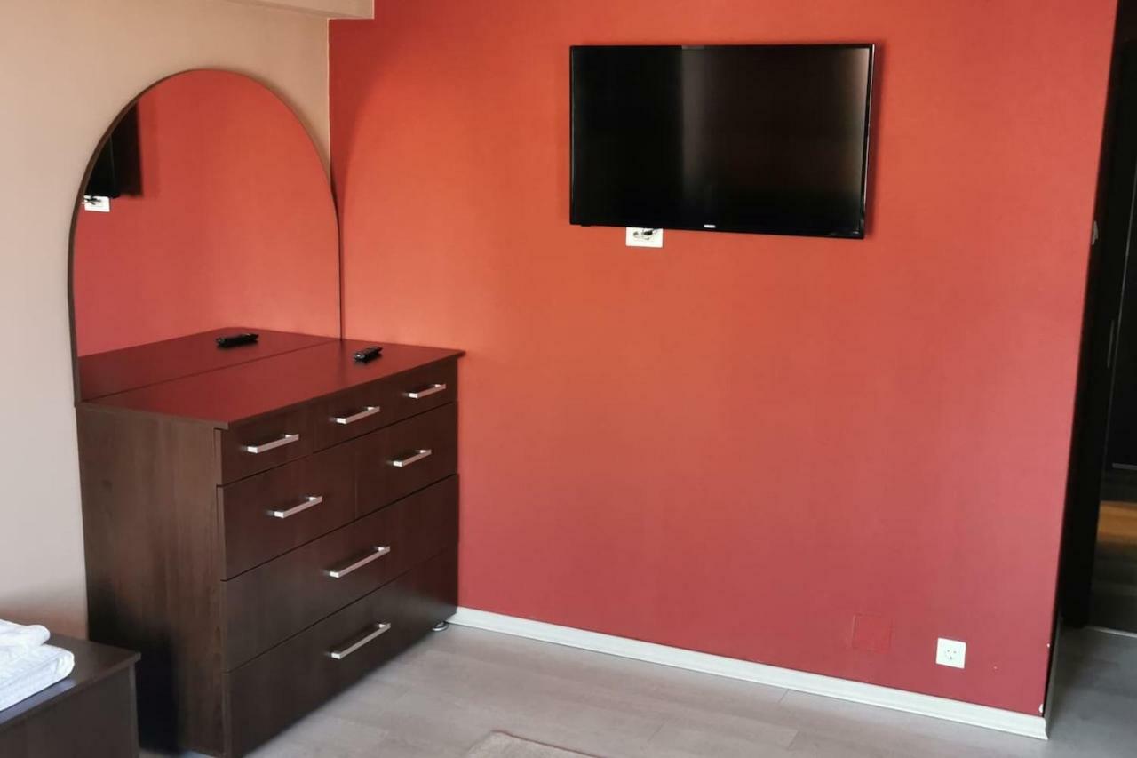 Luxury Apartment With Two Bedrooms And Large Living Room, 100 Square Meters, City Center Gran Varadino Esterno foto