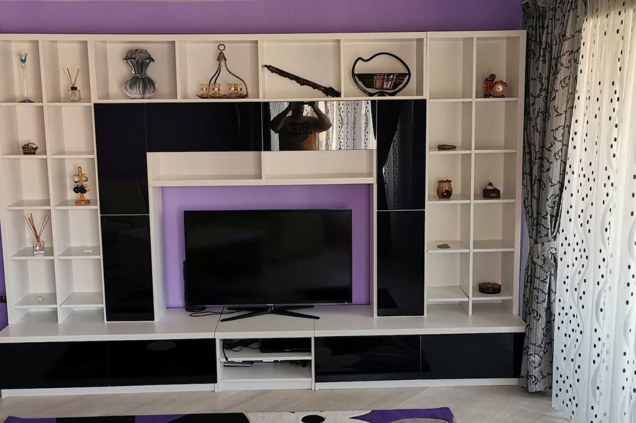 Luxury Apartment With Two Bedrooms And Large Living Room, 100 Square Meters, City Center Gran Varadino Esterno foto